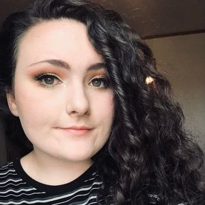 Meet your Posher, Krystal